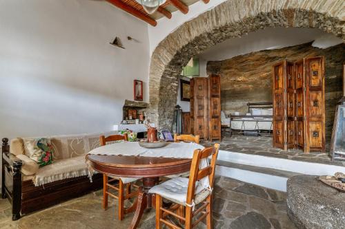 Traditional Olive Guesthouse in Fállika
