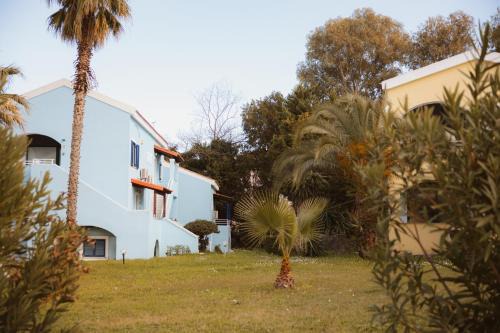 Dreamy Seaside Loft Pool, Parking, Fast Wifi