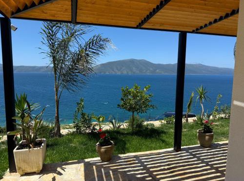 Sebi's Chalet with Sea View in Vlorë