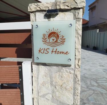 KIS Home in Loúros