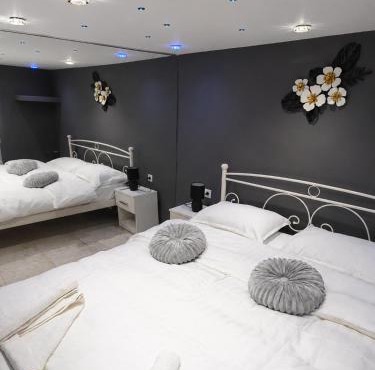 Giorgos Suite - Jacuzzi Hideaway in Lydia, Kavala