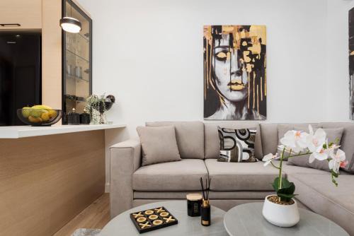 Aura Airport Suite