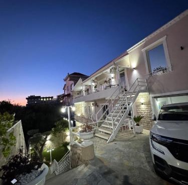 Alesio Guest House in Krujë