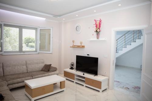 Miri House