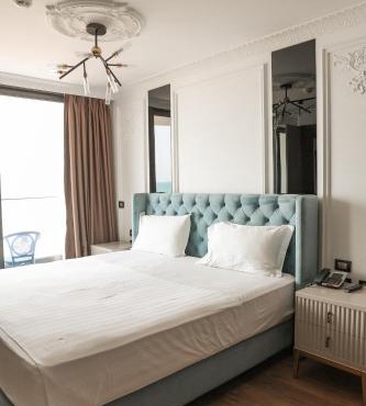 Luxury Premium Finese in Golem