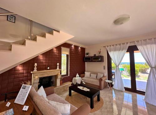 Villa Kyma by the sea, in South Crete