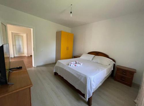 Vila Toni in Gruda e Re