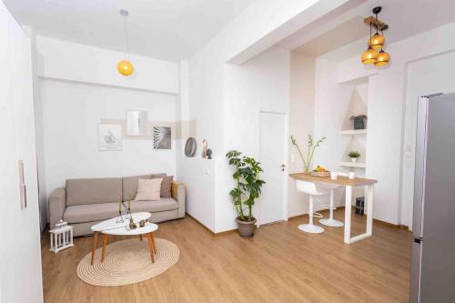 Modern Athens stay near to Metro with fast Wi-Fi in Athens