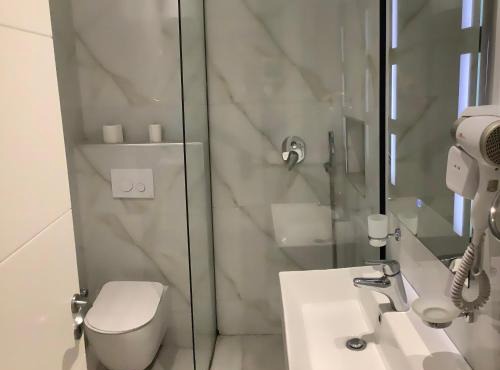 N10 Fishta Couples Suite in Velipojë