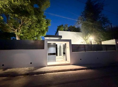 Villa Ami Athens Riviera in Vari