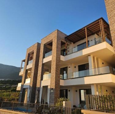 Crystal Coast beachfront apartment