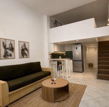 Tailor Urban Loft Thiva in Thiva