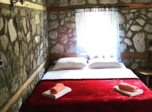 Guest house Hyrmet Demushi in Valbonë