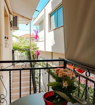 Kalpazo Rental Kaya Stays in Golem
