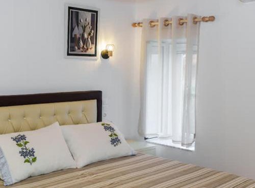 Filippos Traditional Villa - Pool & Garden Retreat