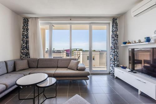 Family Apartment with Resort Access Talea Coast by PikHost in Tale