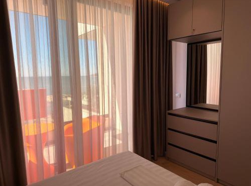Luxury Seafront - Vacation Vibes Apartment Sarande