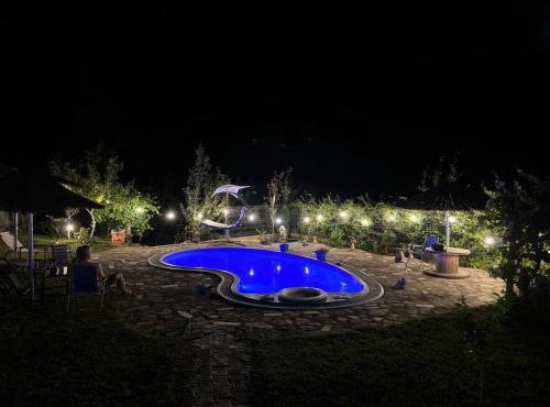 Bujtina Kulla me Shqiponje in Peshqesh
