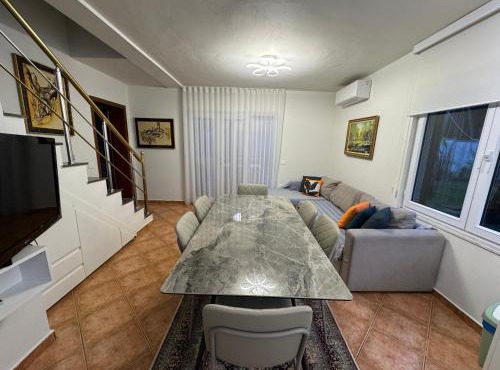 Forest Cottage - middle of forest & near the beach in Golem