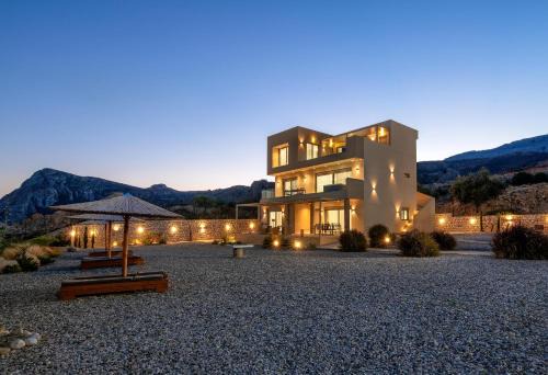 Aquamarine Luxury Suites - Stegna - Beachfront, Jacuzzi , Smart Home, Great View in Archangelos