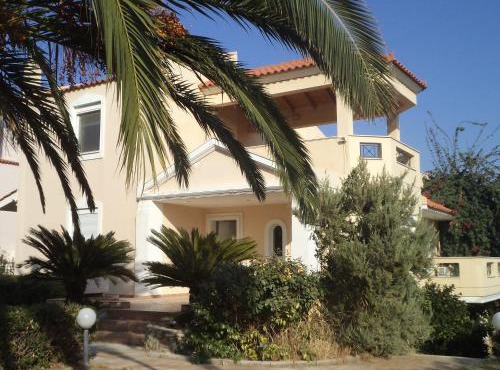 Pool villa near to airport/free car available