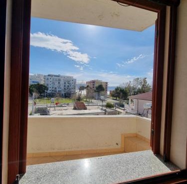 Villa BASHLLARI A&B appartamenti di fronte al mare