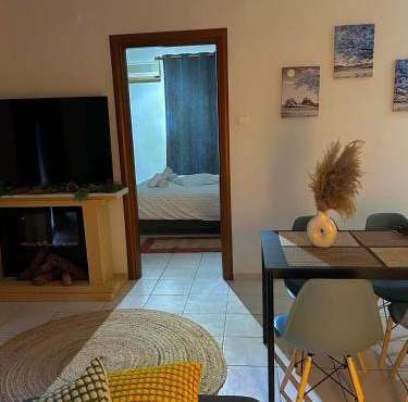 Gk Suites-Constantin view , auto check-in 24h in Larisa