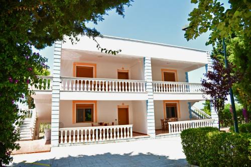 Vila Gridi- Apartamente me Qera in Spille