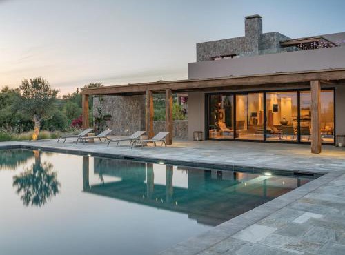 Beachfront Villa Oneiro with Sea Views in Porto Heli