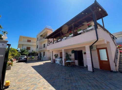Garden Villa Vlore A&X