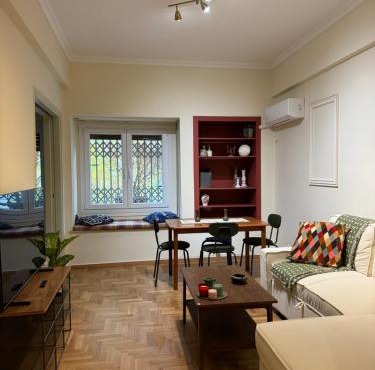 Cozy apartment National Museum in Athens