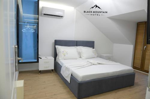 BlackMountain Hotel