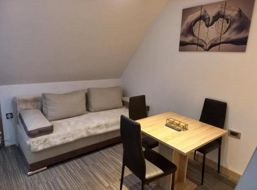 Apartmani Konaci MIKI