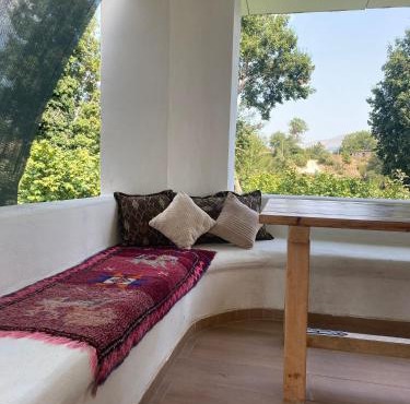 Villa Meta - Welcoming You with Byrek & Traditional Meals in Gusmar