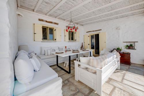 Villa Danae by the sea in Pounda
