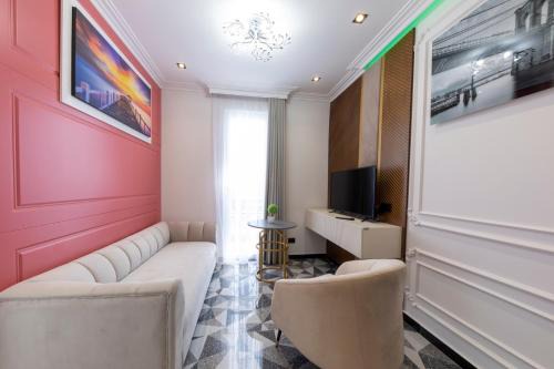 NOLEA Boutique Hotel in Velipojë