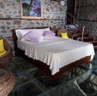 Nuci's Home glass floor