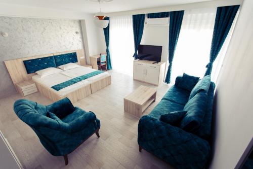 CITY HOTEL
